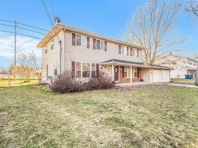 2538 Texel Dr N — Photo 12