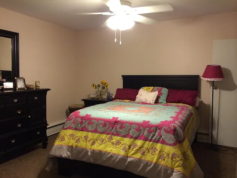 2278 Traylor Ave — Photo 5