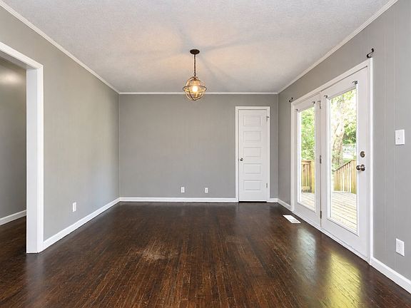 4th image of 1930 Ivy St