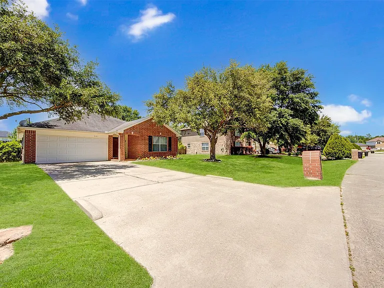 21611 Country Club Green Way — Photo 2