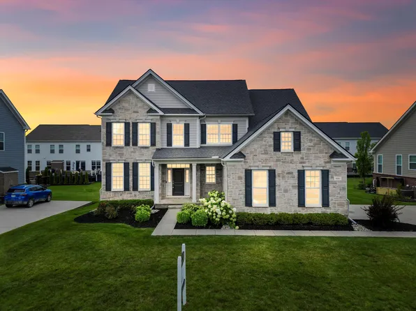 406 Pineway Dr, Ann Arbor, MI 48103