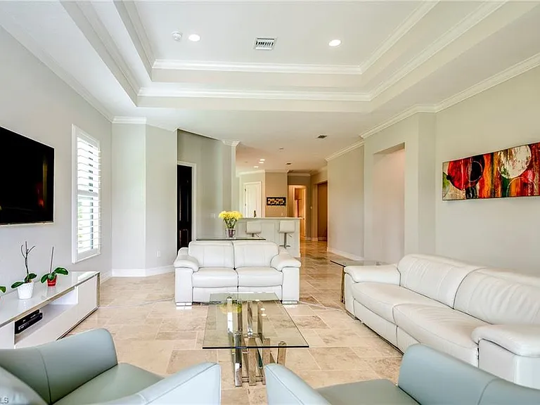 6560 Roma Way — Photo 5