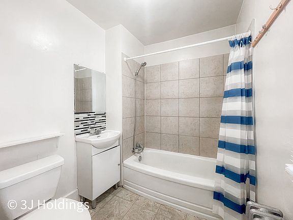 4th image of 1924 14th Ave #4