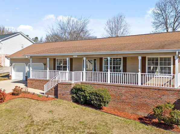 1433 Oldaker View Ln, Hixson, TN 37343