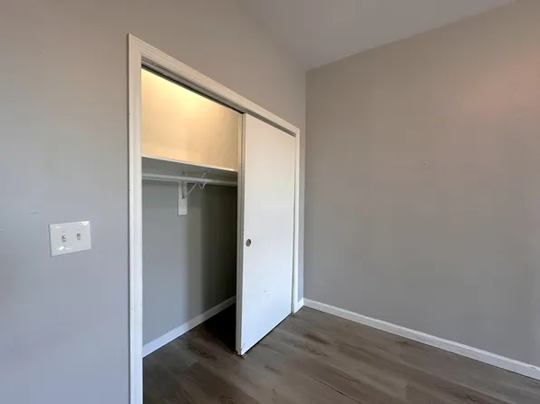 286 Martin Luther King Jr Drive image 7 of 17