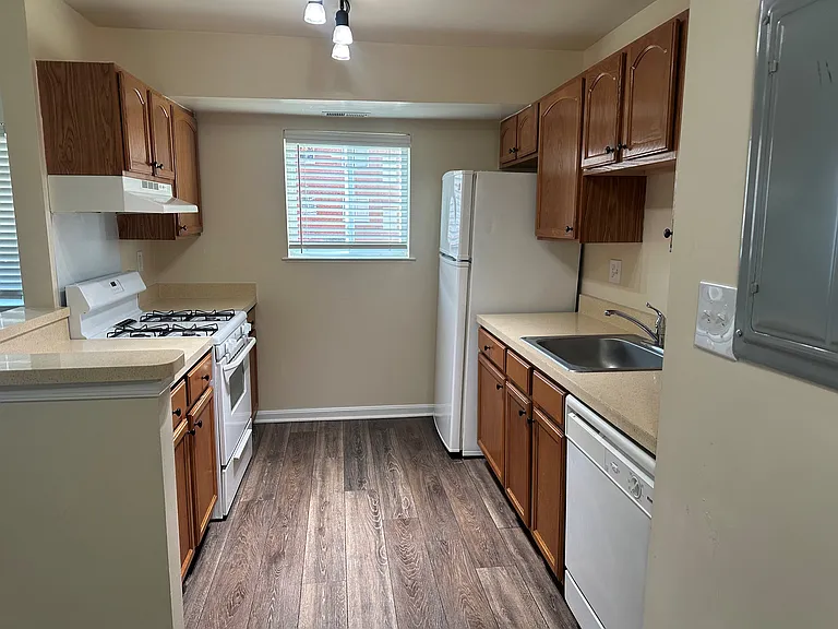 Broadstone At River Oaks — Photo 10