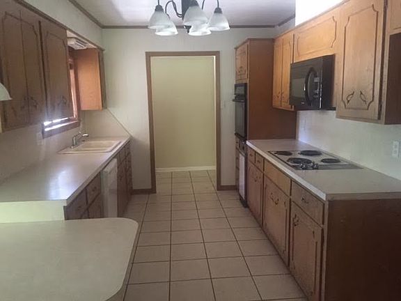 3rd image of 1602 Rosewood St