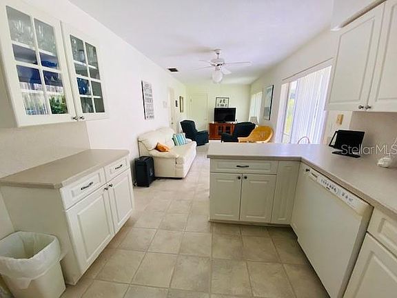 3rd image of 4011 S Wellington Dr