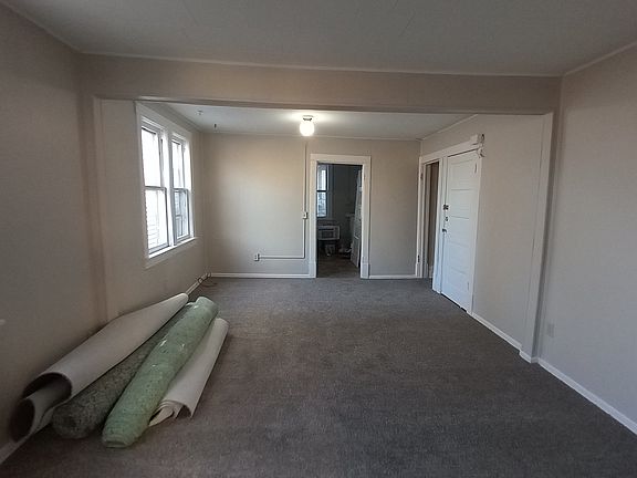4th image of 1554 Selby Ave