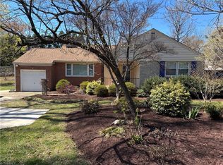 903 Pembroke Rd, Greensboro, NC 27408