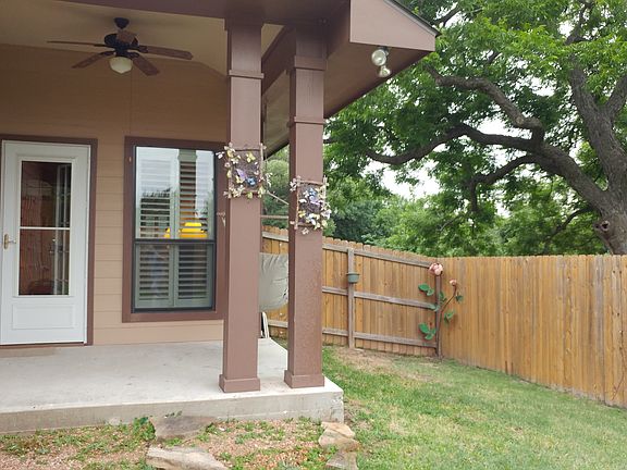 3rd image of 1410 Summer Ct