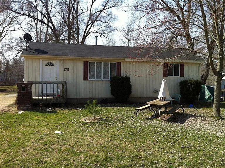 175 Loomis St photo 1