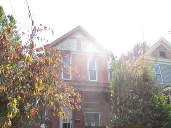 3rd image of 932 McKinnon Ave