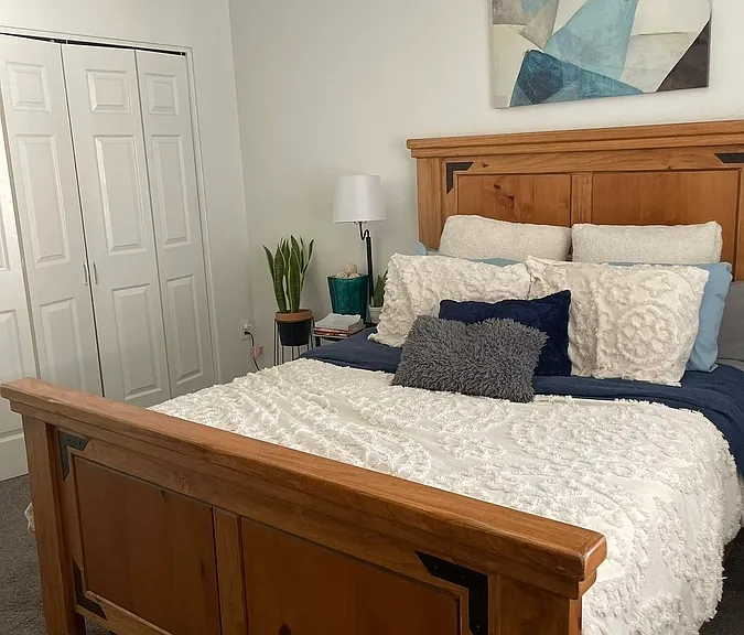 323 E Auburn Dr — Photo 11