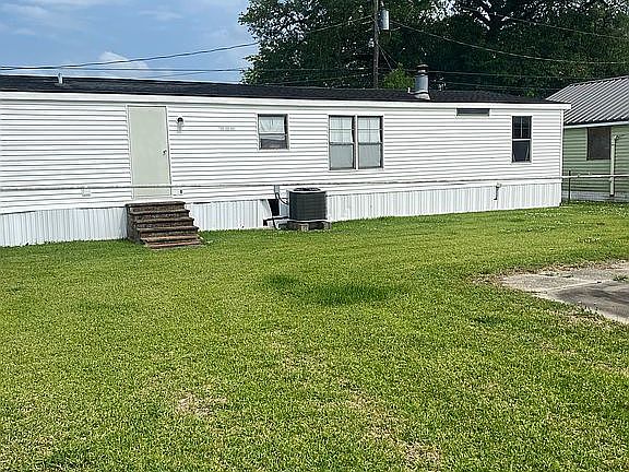 3rd image of 110 Blue Ln