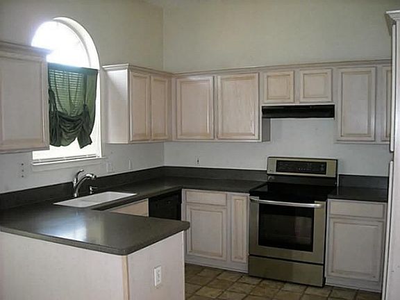 5th image of 4012 Cypress Gardens Dr