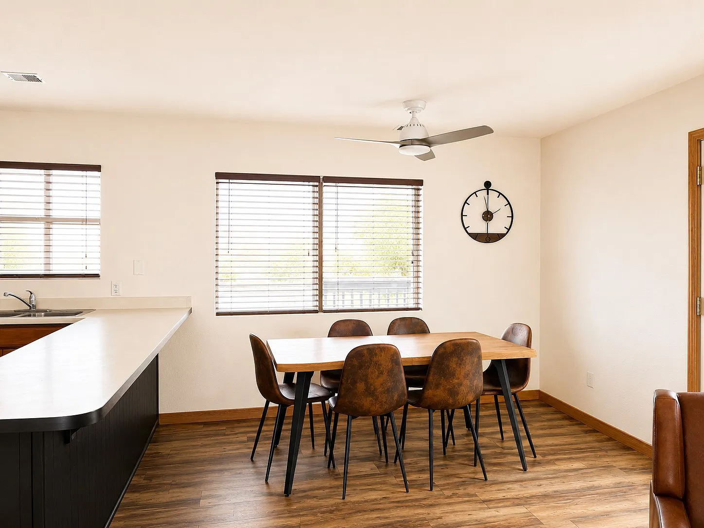 2 bed, 735 sqft, $950 — Photo 4