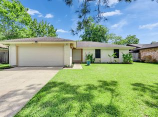 16811 Stardale Ln, Friendswood, TX 77546