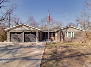 1705 Cordell Ct, Godfrey, IL 62035