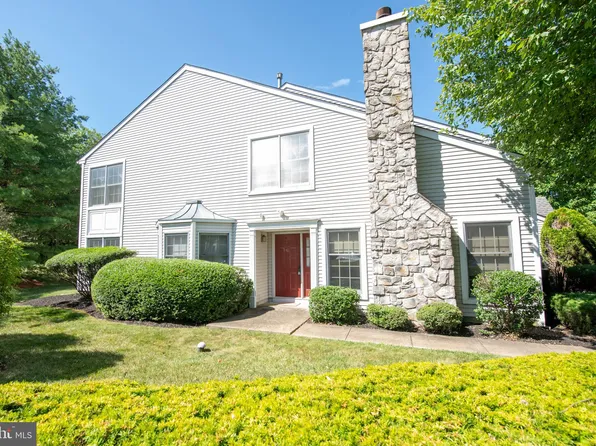 28 Gaylord Ct, Newtown, PA 18940