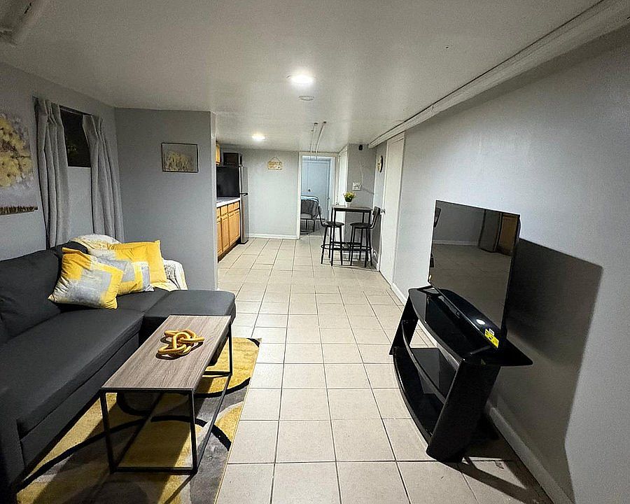 1st image of 58 Grant Pl Floor 1