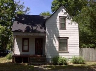 1017 5th St, Three Rivers, MI 49093