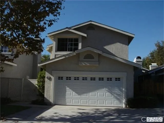 19 Potomac — Photo 1