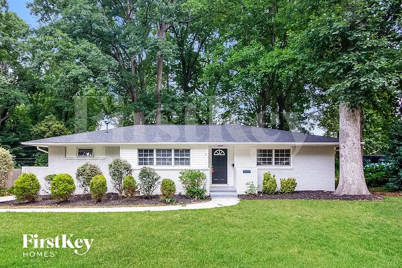 3 bed, 2.0 bath, 1347 sqft, $2,790 — Photo 1