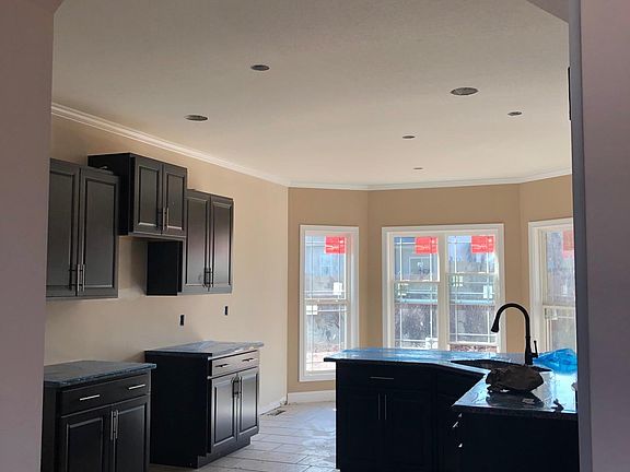 5th image of 423 Farmington Lot 423