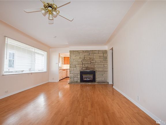 3rd image of 216 Eklund Ave