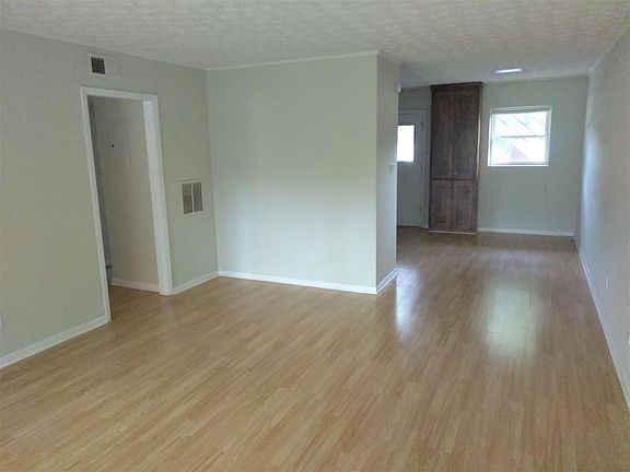 2nd image of 1135 Woodland Ave NE APT 5