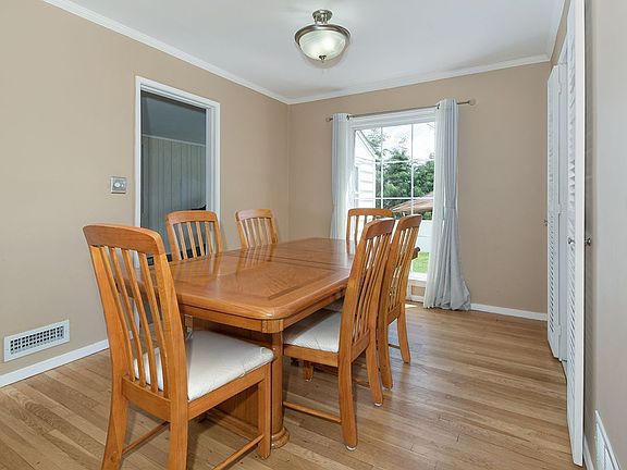 Diningroom.jpg