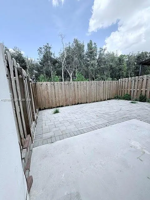 3 bed, 1743 sqft, $4,650 — Photo 4