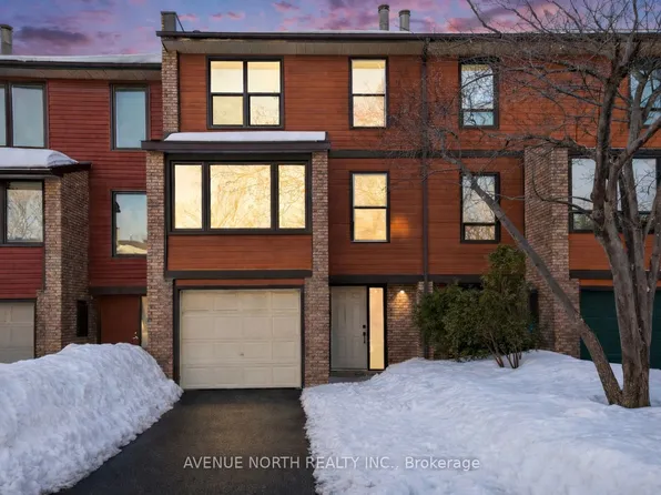 4 Marielle Ct, Ottawa, ON K2B 8P4