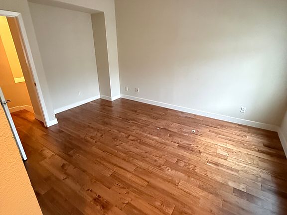 5th image of 686 Willow St