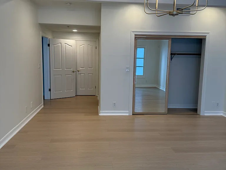 2618 N Vermont Ave — Photo 9