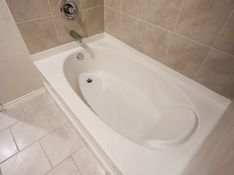 6407 Kendall Cv — Photo 15
