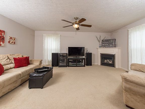 4th image of 9540 Seton Dr