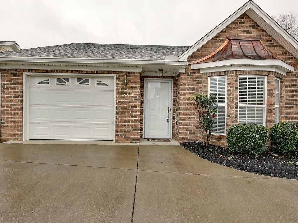 1st image of 704 Forest Glen Cir