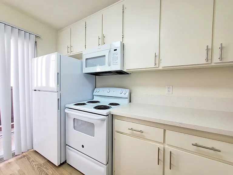 Orchard Villa Townhomes — Photo 6