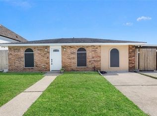 3313 Dauterive Dr, Chalmette, LA 70043