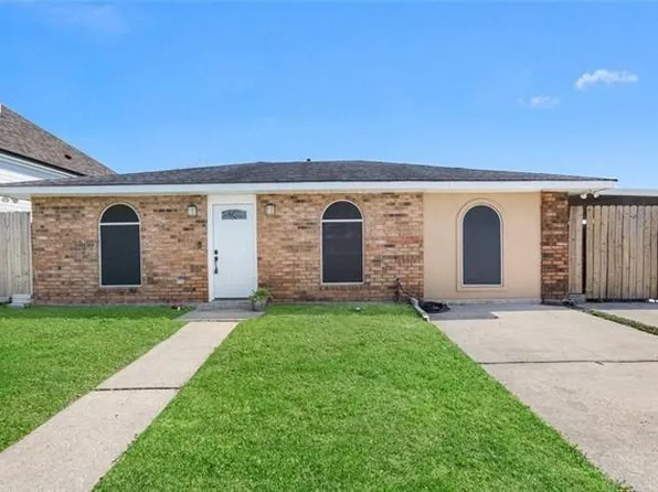 3313 Dauterive Dr, Chalmette, LA 70043