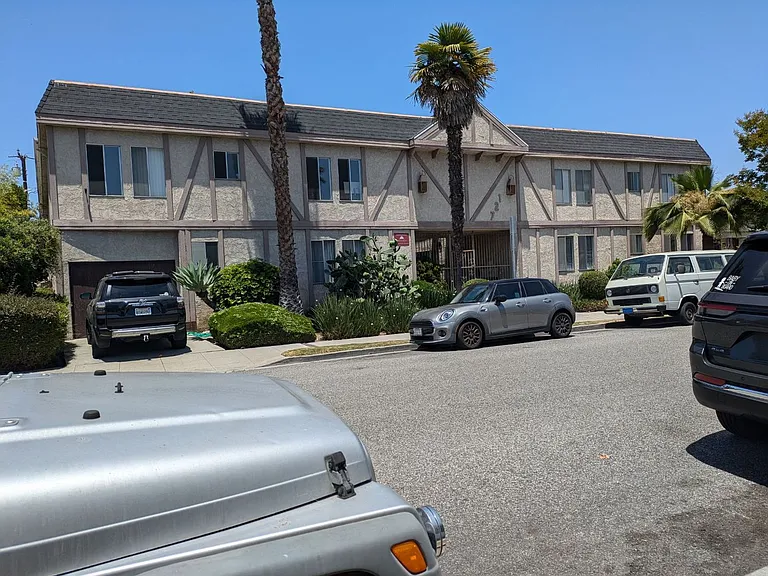 721 Hill St — Photo 1