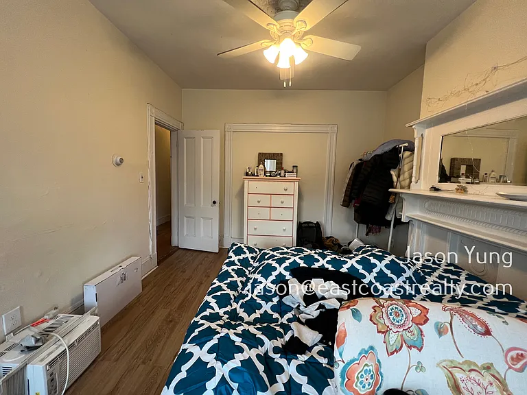 105 Windsor St #4 — Photo 4