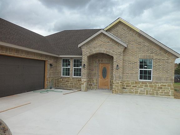 4th image of 801 Shady Brook Ln