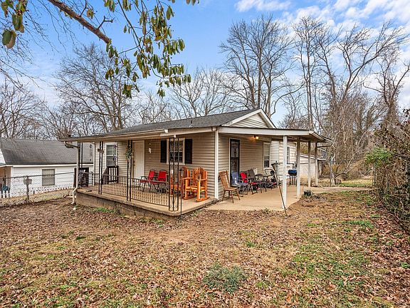 2nd image of 715 Williams Ln