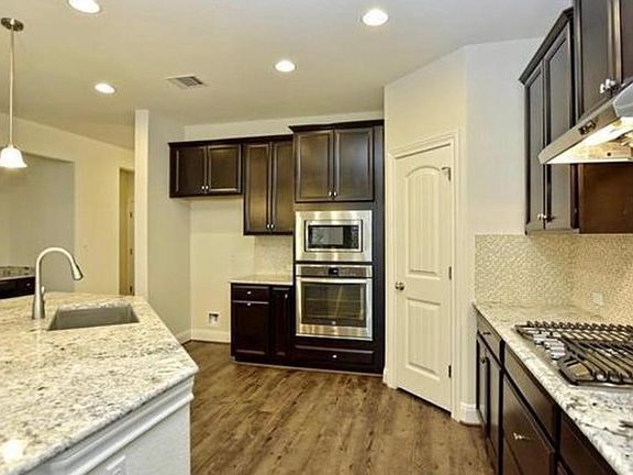 2nd image of 15812 Cinca Terra Dr