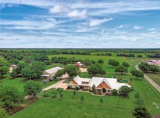 1059 S Lowrance Rd, Red Oak, TX 75154