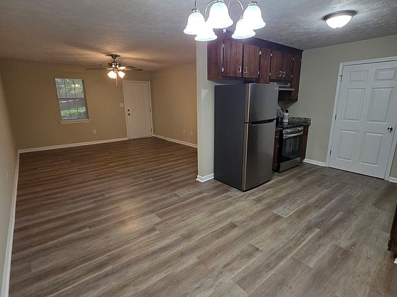 5th image of 220 Big Oak Cir