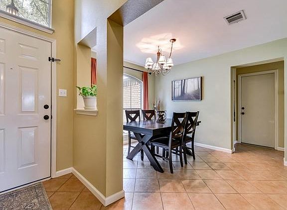 2nd image of 3810 Top Rock Ln